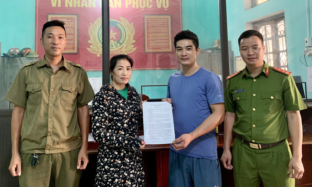 Lạng Giang: Hỗ trợ công dân ở Phú Thọ nhận lại 104 triệu đồng do chuyển nhầm